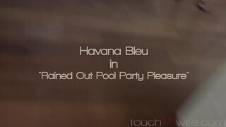 Havana Bleu várja a méretes kárót
