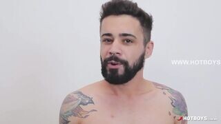 Latina férfit döngetik a méretes farkú csoki pasik
