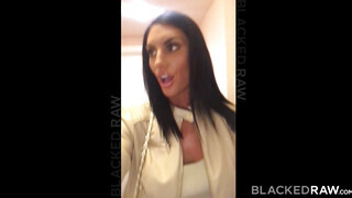 August Ames muffját csoki pasi reszeli