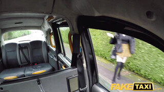 Fake Taxi - Szoknyás tini lány a taxissal közösül