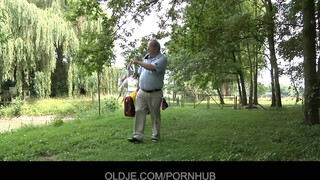 Oldje - Öreg hapsi döngeti a tini sunát