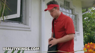 Reality Kings - kivarrott mami és egy fiatal farok esete