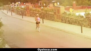 OyeLoca - Blondie Fesser a hatalmas tőgyes latin amerikai