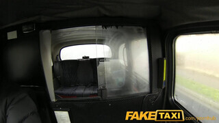 FakeTaxi - Világos Szőke méretes seggű csajszi megkefélve