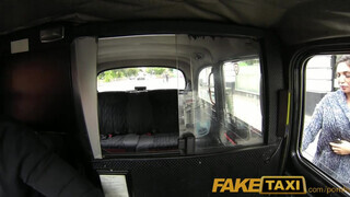 FakeTaxi - hatalmas keblű csajszi nem akar fizetni