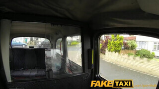 FakeTaxi - egy fullos irodista lány