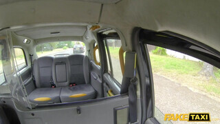 Fake Taxi - Kira Noir a fullos csoki pina