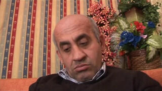 Idős krapek faszára rácuppan a tini csaj