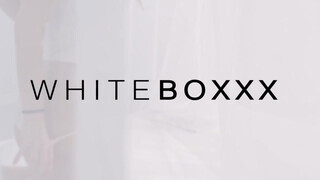 WhiteBoxxx - Caprice istenien kinyalja a csaja kicsike pináját