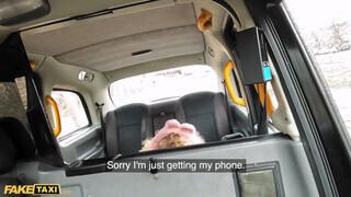 Fake Taxi - Bombázó latina lány meghágva a taxiban