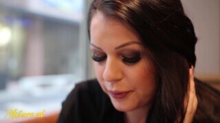 Anissa Jolie a méretes cicis milf