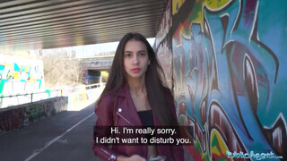 Public Agent - Vanessa Alessia a szuper bombázó fiatal lány