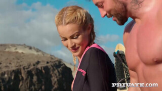 Private com - Cherry Kiss a gyönyörű szörfös lány