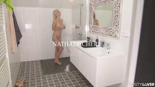 Nathaly Cherie picsája és segge is megdöngetve