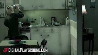 Digitalplayground - Riley Steele a méretes cickós világos szőke csaj