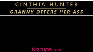 Karups - Cinthia Hunter hátsó bejáratba tolva