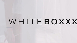 WHITEBOXXX - Isabella De Laa megbaszva a kanapén