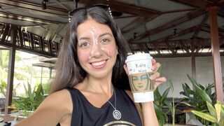 Tini cumizás a starbucks mosdójában – arcára spriccelő farok utána kávézás nyálkával középen