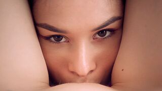 Forró leszbi pillanatok a Wow Girls csatornán - Kettő dögös lány bula nyalása